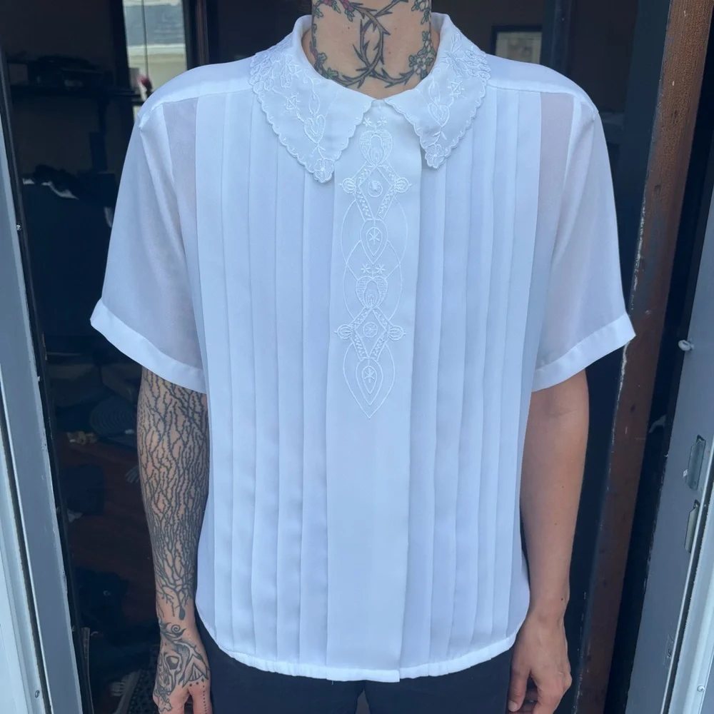 💀 SOLD 💀 Vintage 80s Sheer White Pleated Lace Loop Collar Short Sleeve Blouse M - Picture 5 of 9